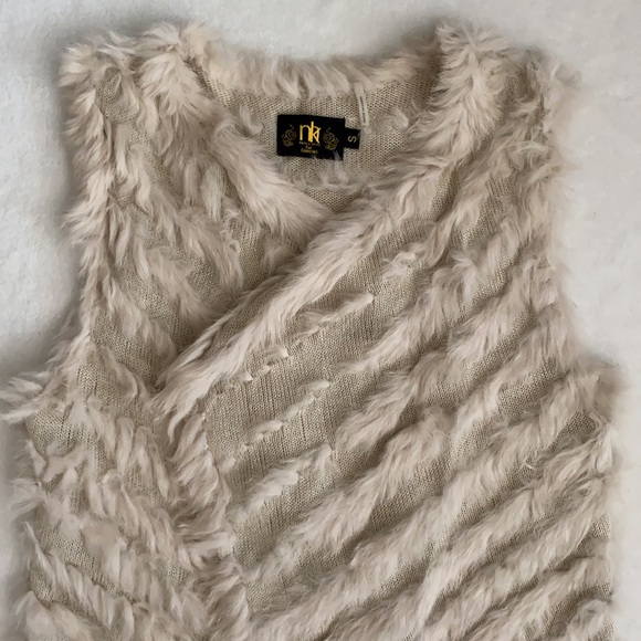 Metric Knits | Fur Collection Rabbit Fur Open Front Waterfall Vest Cream (S) - Picture 3 of 16
